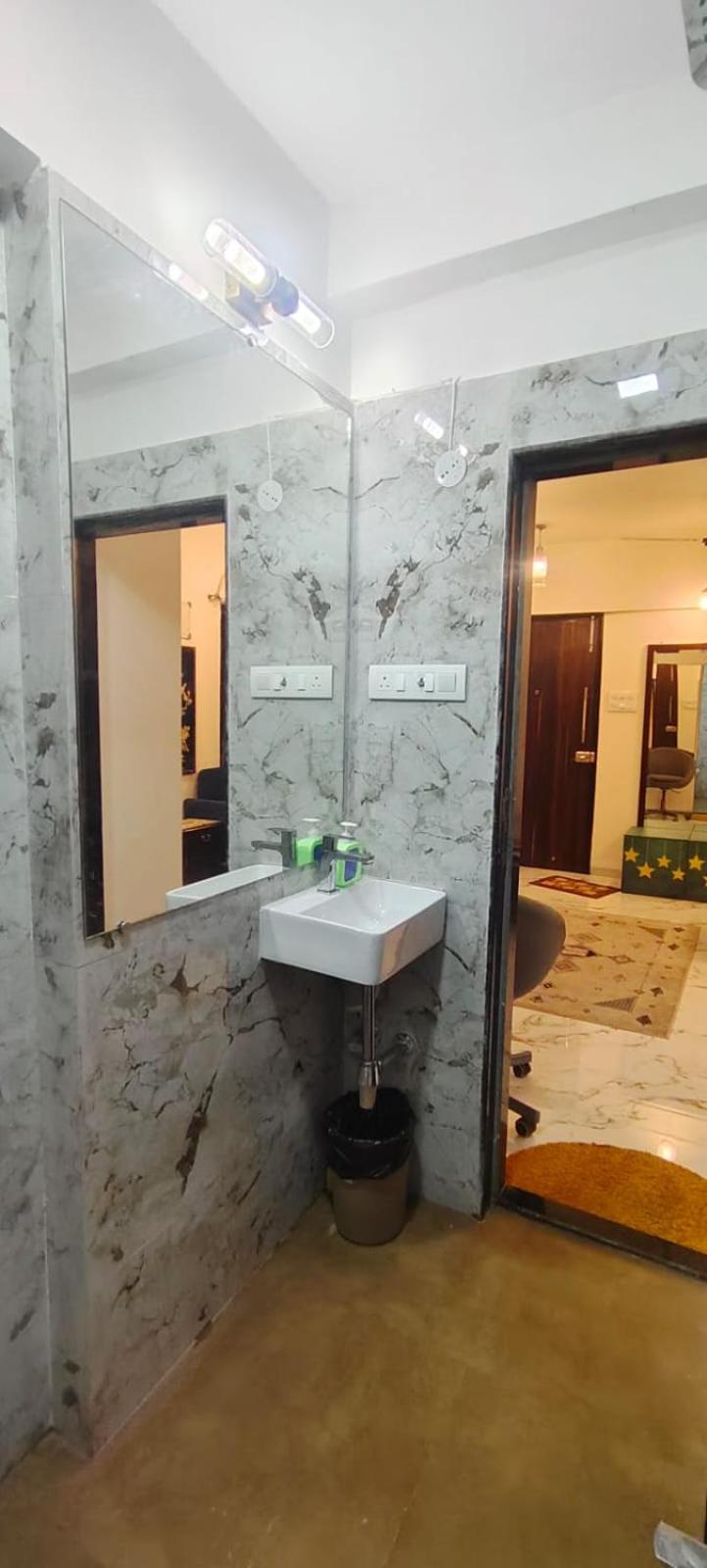 Elegant 1bhk At Bandra W Close To Lilavati Hospital Apartament *