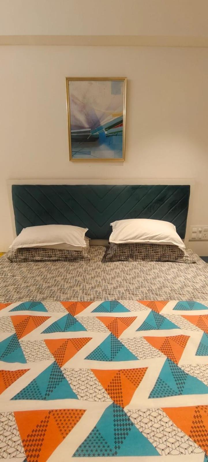Elegant 1bhk At Bandra W Close To Lilavati Hospital Bombaj